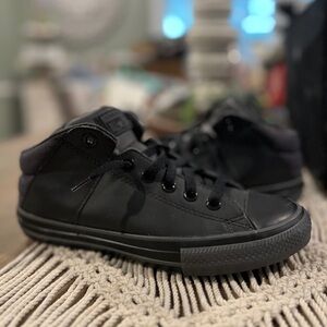 Junior Converse Superstar Midtop Black, Size 5